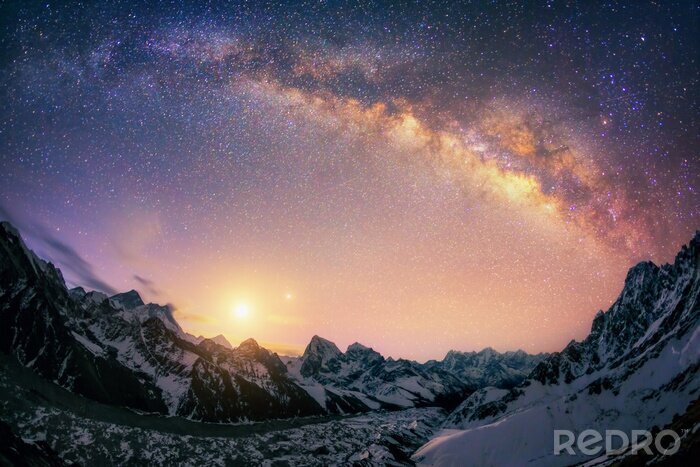 Bild Milchstraßengalaxie in den hohen Bergen
