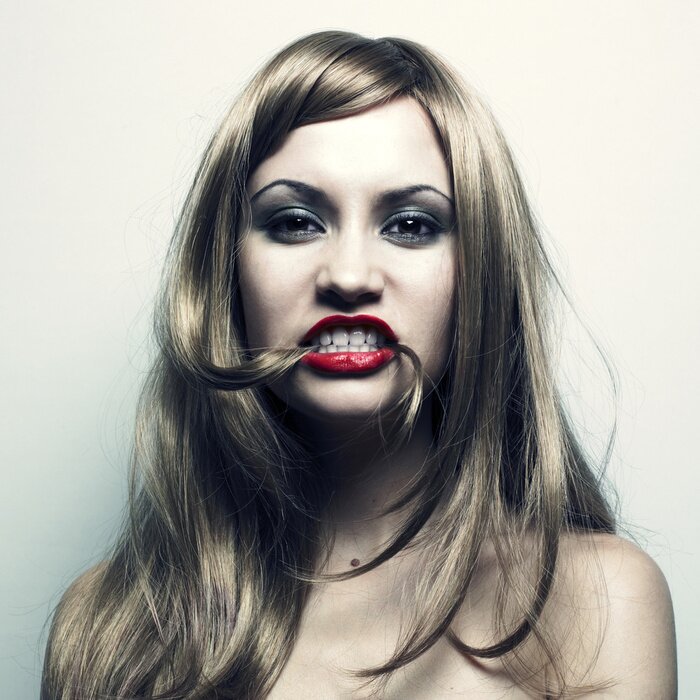Bild Modell mit roten Lippen