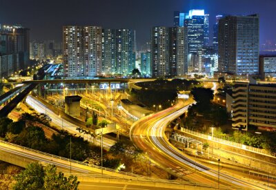 Bild Modernistische Stadt in der Nacht