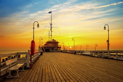 Mole in Sopot in abendlicher Sonne