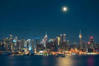 Mond über New York City