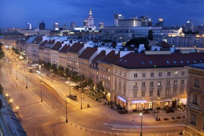 Nächtliche Straßen in Warschau