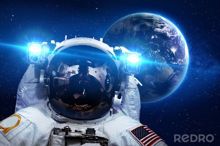 Bild NASA Kosmos Porträt eines Astronauten mit der Erde im Hintergrund