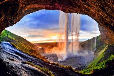 Bild Natürliche Landschaft mit Wasserfall