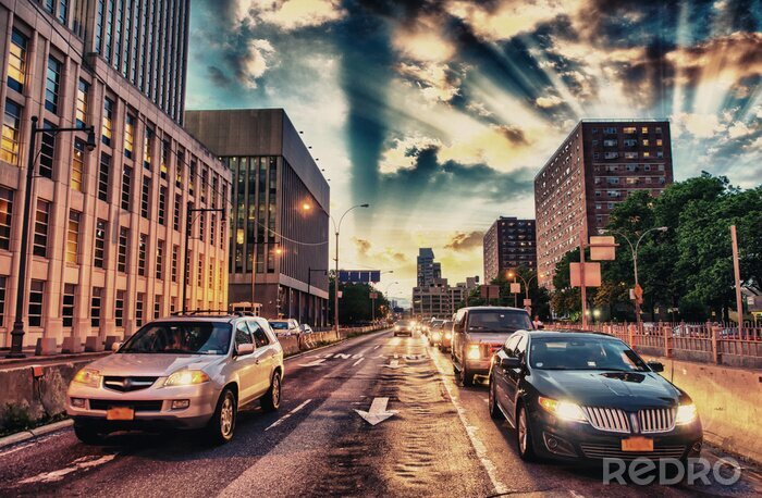 Bild New Yorker Straße bei Sonnenuntergang