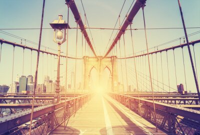 NY Sommermorgen auf der Brooklyn Bridge