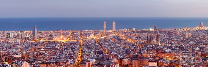 Bild Panorama von Barcelona bei Dämmerung