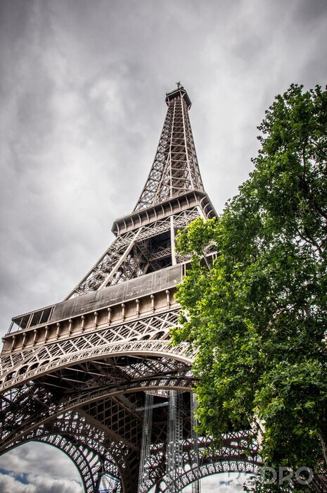 Bild Paris und Eiffelturm vor dem Hintergrund des Himmels