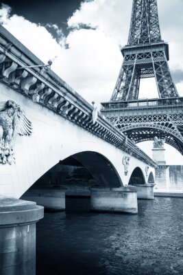 Pariser Brücke im Retro-Stil