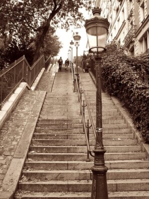 Pariser Gasse mit Treppe in Sepia