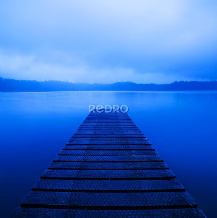 Bild Pier auf einem blauen See