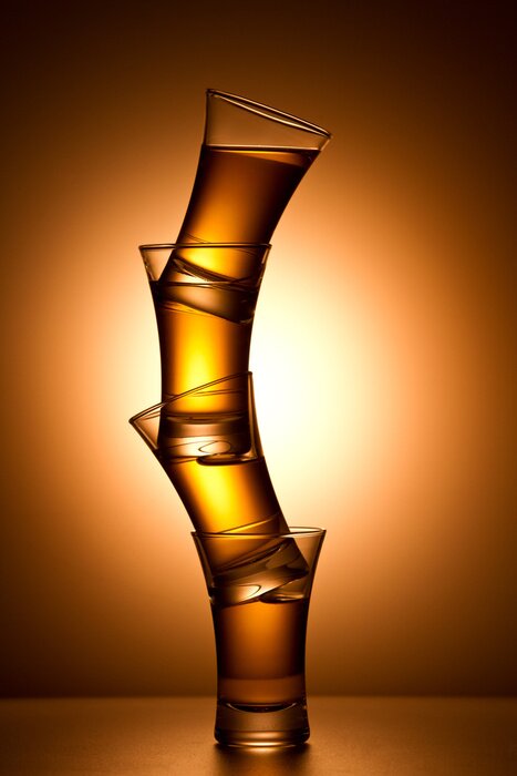 Bild Pyramide von alkoholischen Getränken