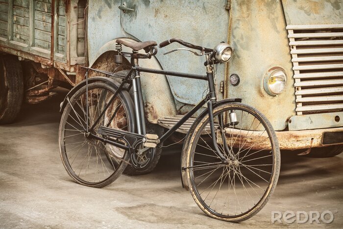 Bild Retro Fahrrad mit Auto