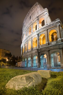 Römisches Kolosseum bei Nacht