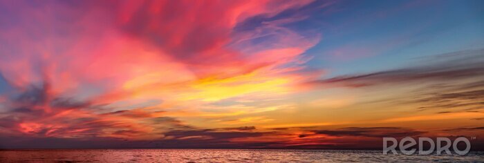 Bild Rosa Sonnenuntergang am Himmel mit Wolken