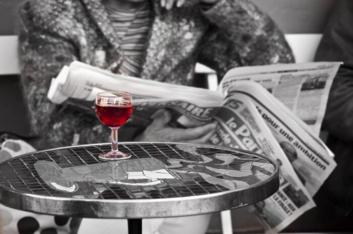 Bild Rotwein auf schwarz-weißem Hintergrund