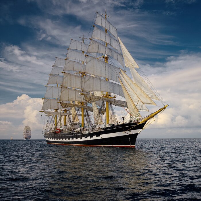 Bild Schiff mit weißen Segeln