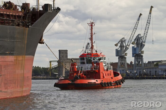 Bild Schlepper und das Schiff fahren in den Hafen