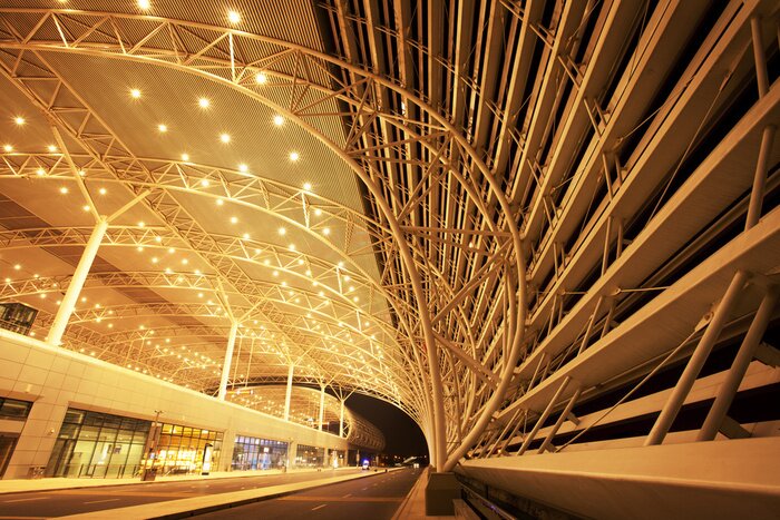 Bild Schöner weißer Bahnhof