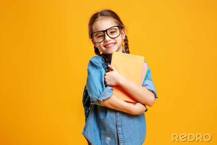 Bild Schülerin mit Brille
