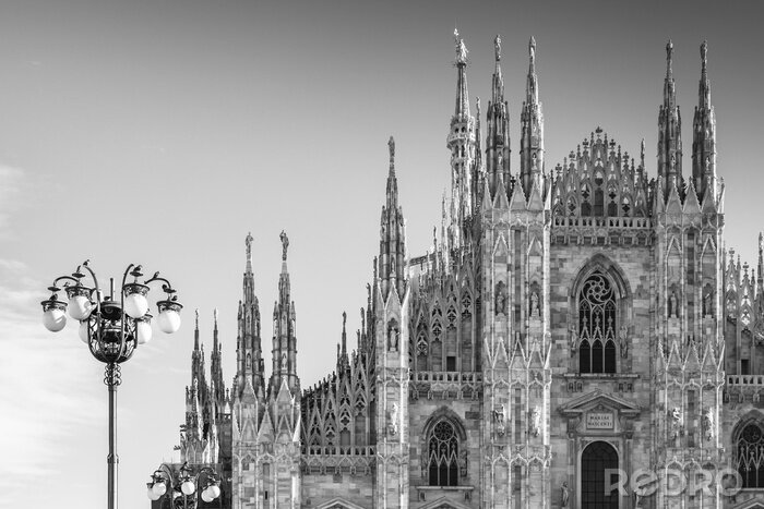 Bild Schwarz-weiße gottische Kathedrale in Milan