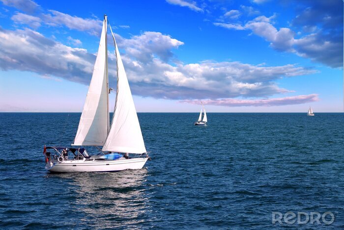 Bild Seefahrzeug auf dem offenen Meer