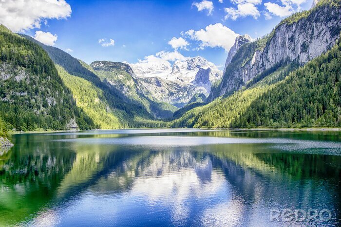 Bild Seefläche und Berge