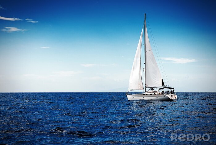 Bild Segelboot auf azurblauem Hintergrund
