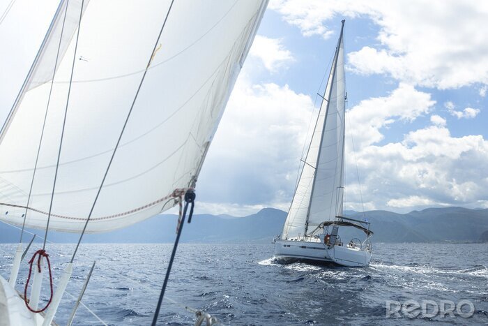 Bild Segelboote auf stillem Ozean