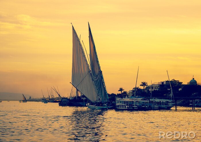 Bild Segelboote bei Dämmmerung in Ägypten