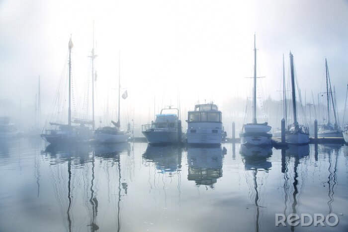 Bild Segelboote im Hafen im Nebel
