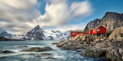 Bild Skandinavische Landschaft mit Häusern am Meer
