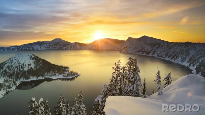 Bild Sonnenaufgang in den Bergen im Winter