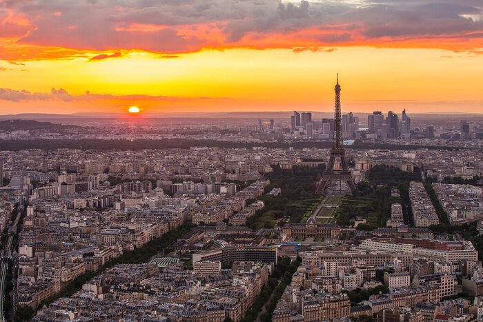 Bild Sonnenuntergang hinter der Stadt Paris