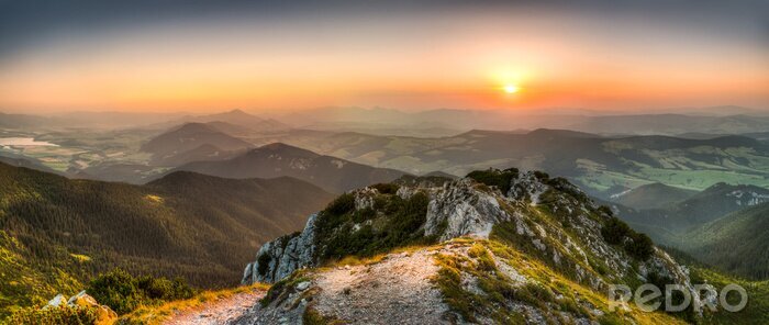 Bild Sonnenuntergang vom Berggipfel aus gesehen