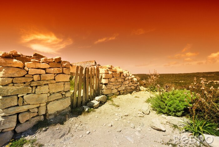 Bild Steinzaun am Himmel