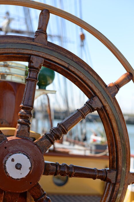 Bild Steuerruder auf der Yacht