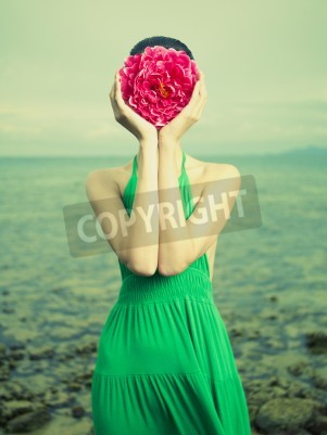Bild Surrealismus Frau mit Blume