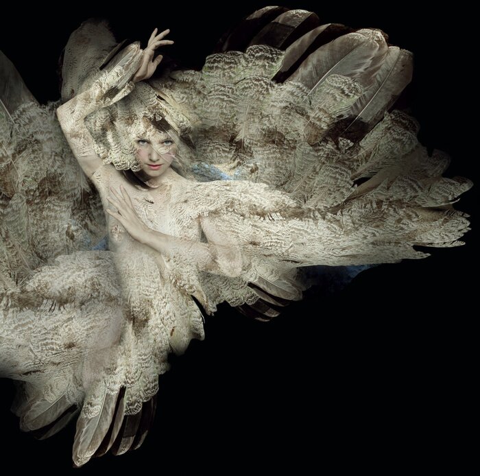 Bild Surrealistische tanzende Frau