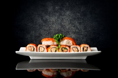 Sushi auf Rollen elegante Komposition
