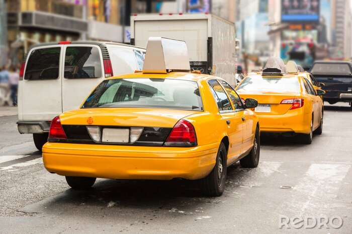 Bild Taxis zwischen Autos