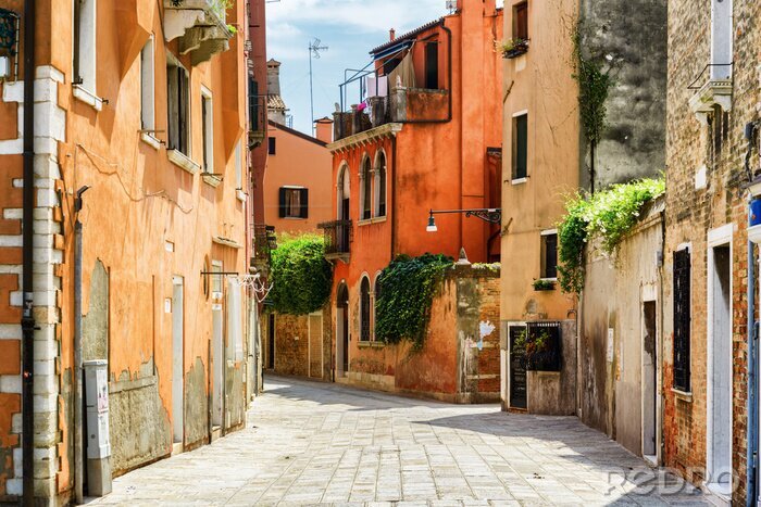 Bild Traditionelle Straßen mit Häusern in Venedig