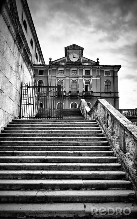 Bild Treppen in schwarz weiß