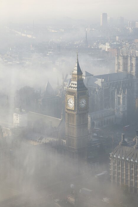 Bild Uhrenturm London im Nebel