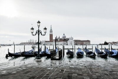 Bild Venedig und vertäute Gondeln