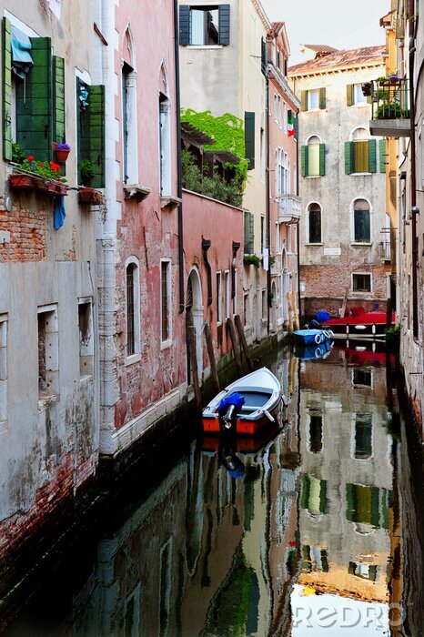 Bild Venezianische Architektur mit Wasser