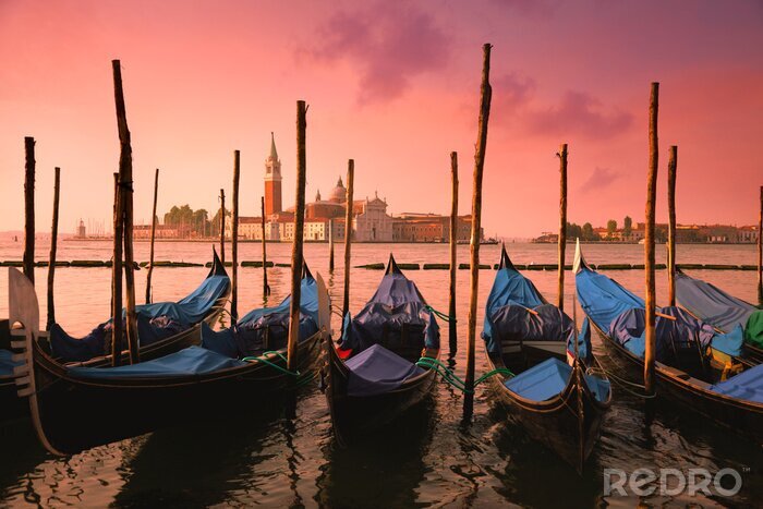 Bild Venezianische Gondeln bei Sonnenuntergang