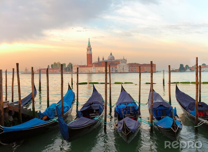 Bild Venezianische Gondeln in der Morgendämmerung