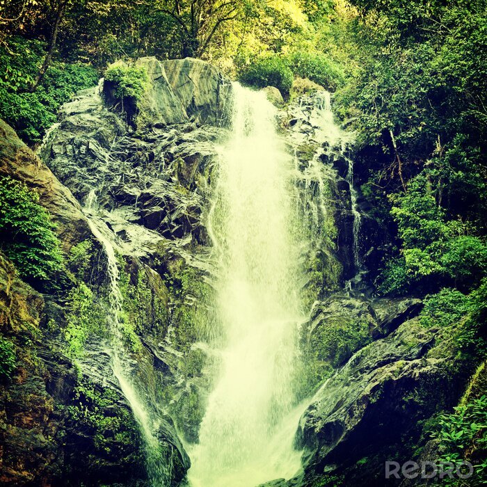 Bild Wasserfall in Grünton