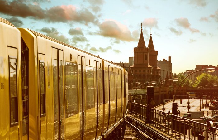 Bild Weg zum Bahnhof in Berlin